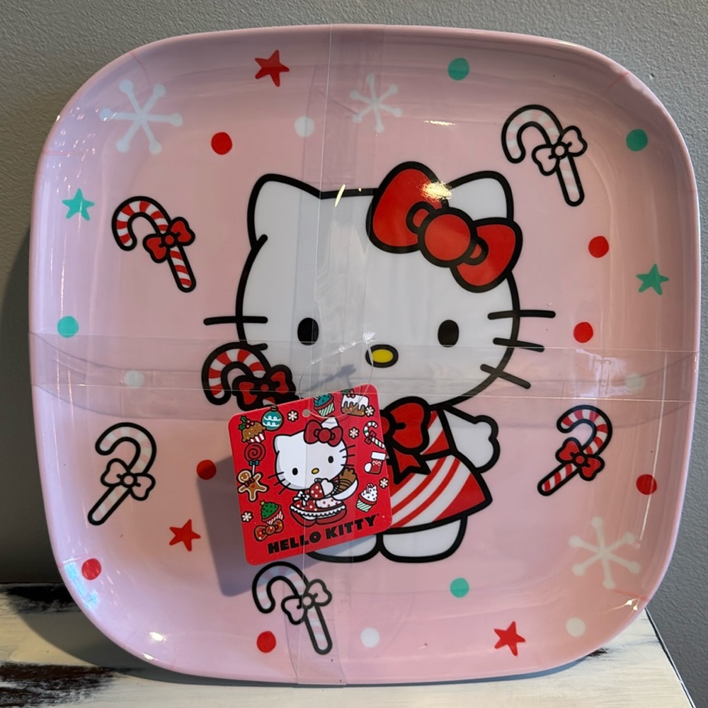 NWT Set of 4 hello kitty melamine plates
